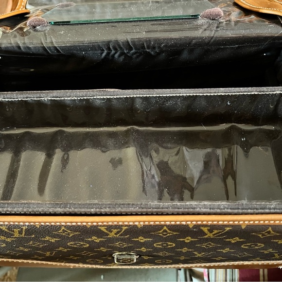 Vintage Authentic Louis Vuitton Train Case - Picture 6 of 16